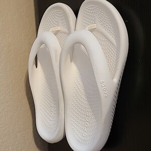 GUC Crocs Mellow flip flops W6/M4